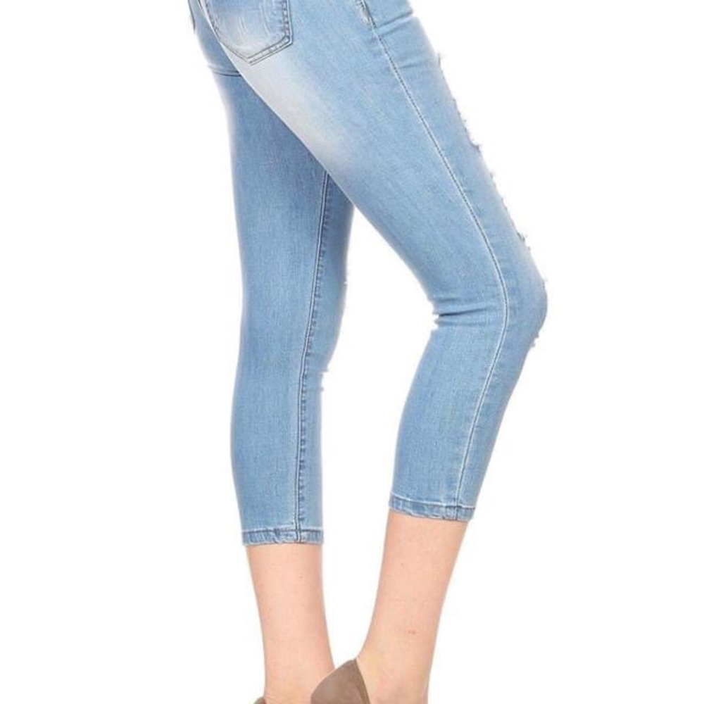 💛Denim Couture Mid-Rise Capri’s